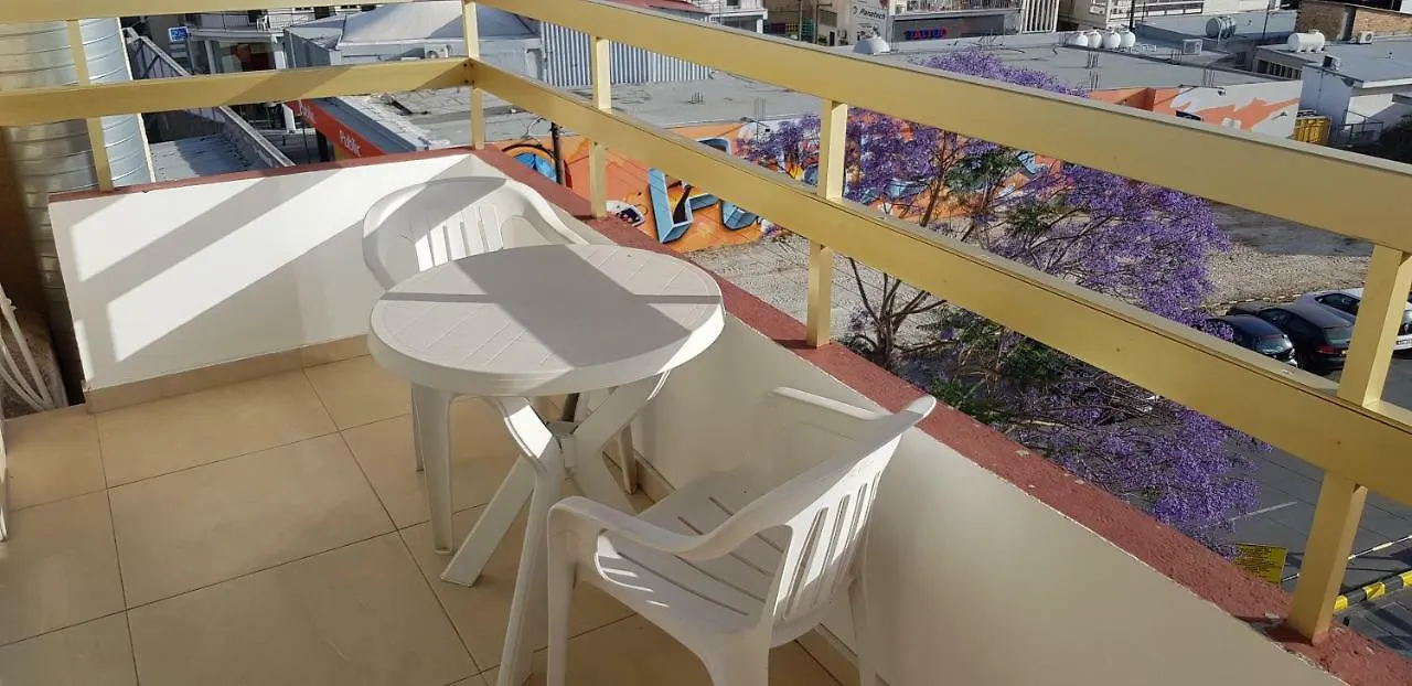 Petalmo City Apartments Larnaca 0*,